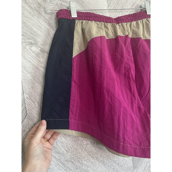 Women's Lululemon Evergreen Short Ripened Raspberry / Cafe Au Lait / Navy Size 8 - Picture 8 of 11